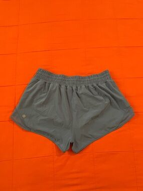 Lululemon Shorts Womens 10 Gray Gym Athletic Activewear Running Sportswear